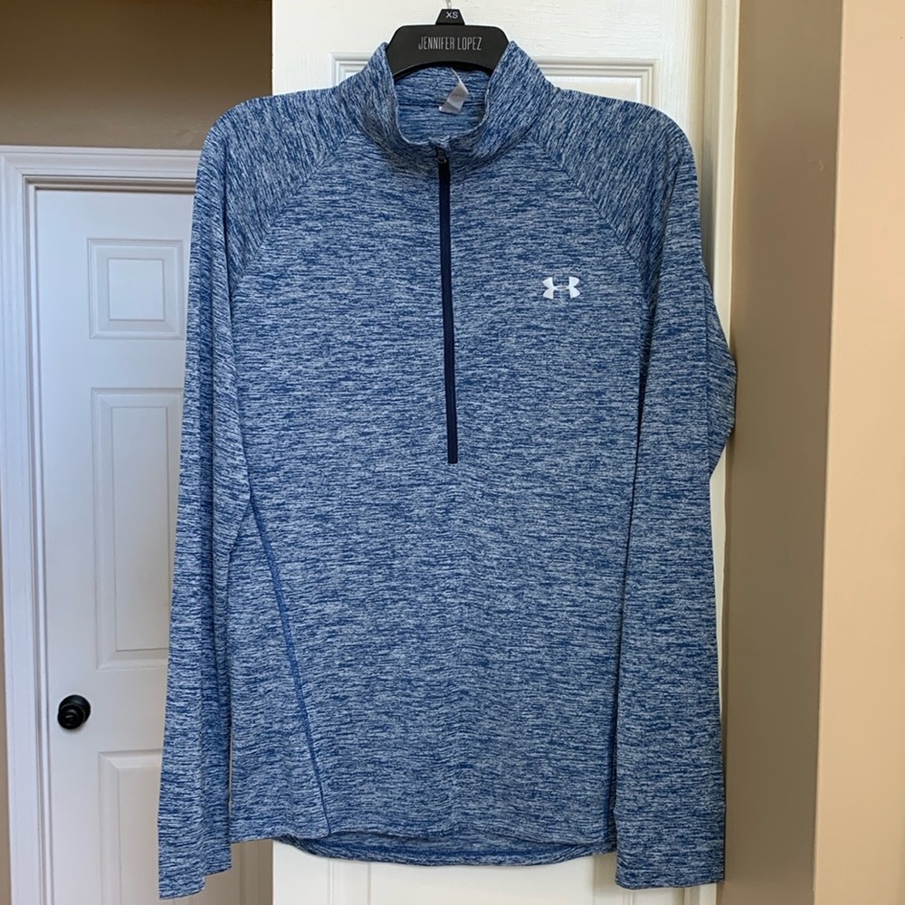 Under Armour top